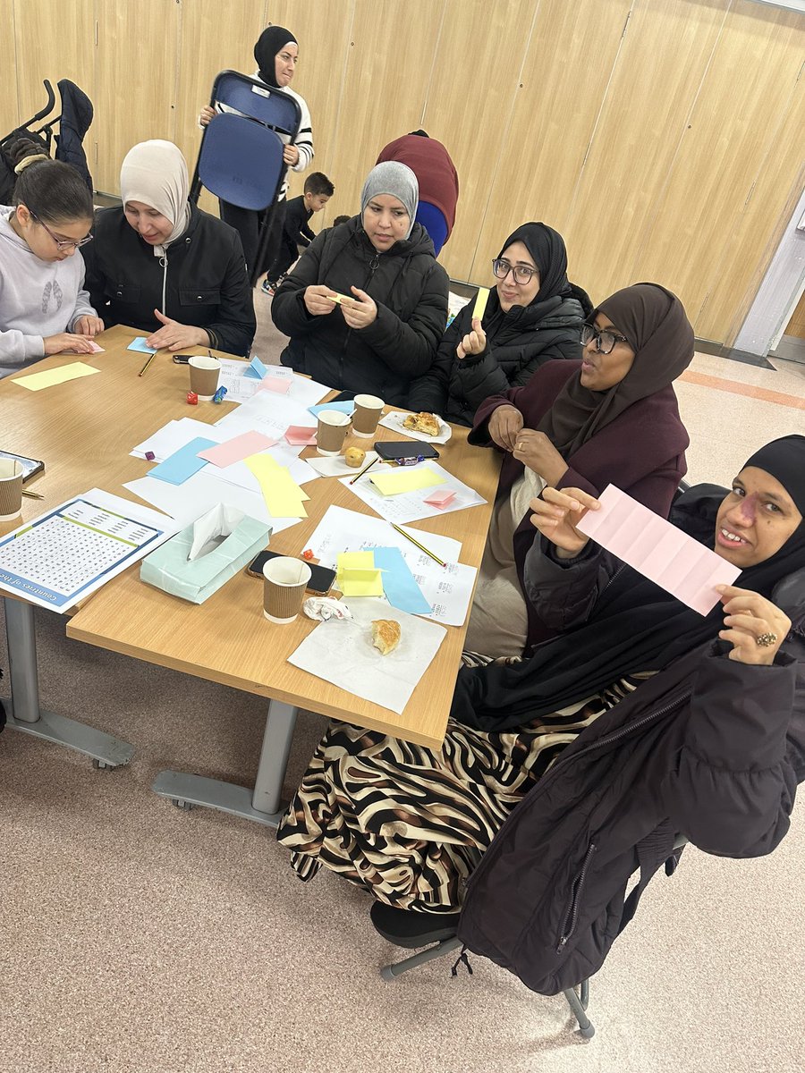 StMarysMossSide's tweet image. Parents joined us to see a maths lesson and explore fractions, and place value with Mr Rahman - creating visuals, simplifying fractions and spotting equivalents. It was fantastic to see everyone getting stuck in and supporting maths learning at home! ➗