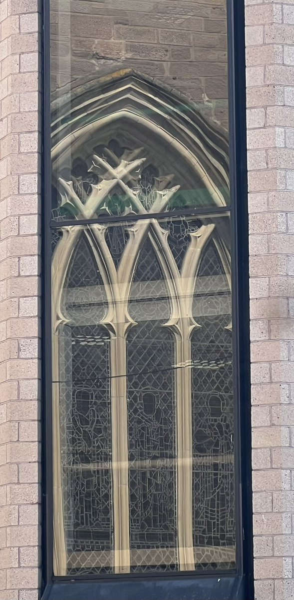 woodiechef's tweet image. A window reflected in a window. 
#AlphabetChallenge  #WeekWforWindows