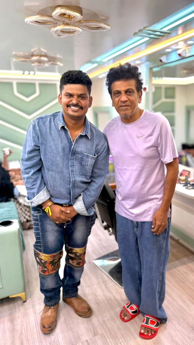 Charan_Admirer's tweet photo. Clicks of #Peddi 💥📸

#RamCharan #ShivaRajKumar #BuchiBabuSana https://t.co/Yd7648MaDH