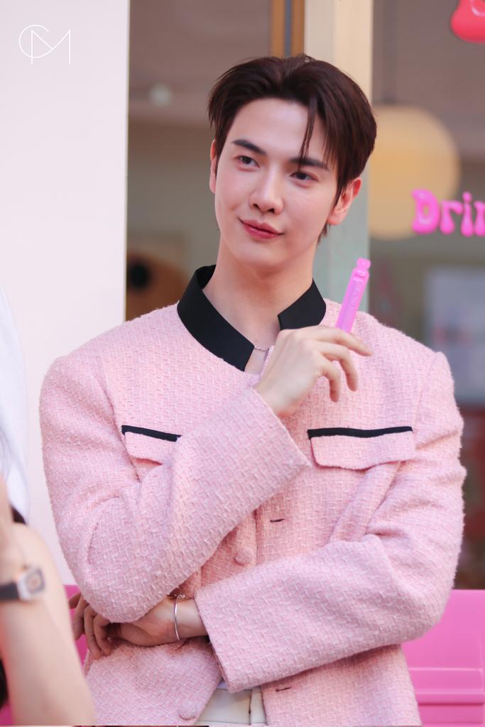 CM2Connect's tweet image. หล่อเท่ห์สุดๆ “แม็กกี้ รชต” ในงาน “BioActive+ X DONUT DISTURB: Gluta Cafe”

MAXKY X DONUT DISTURB 

#BioActivexMaxky 
#maxky_rp #แม็กกี้รชต 
#BioActivexDonutDisturb 
#Bioactiveth
