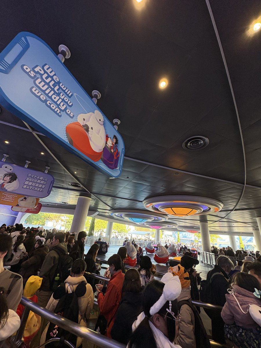 DRmama5116's tweet photo. 2日目ハピエンでランドインパ🏰
6:40くらいに着いて、手荷物検査後前から5組目くらいに並べたかな。
入園して、ハモカラDPA取って(トイズ取りたかったけど娘の希望でこっち😂)
ベイマックス直行！並んでる間にプーさんSP＆Moして食べ物確保！
トゥモローランドテラスで朝食！
いいスタート！ https://t.co/AwNaeI2UqI