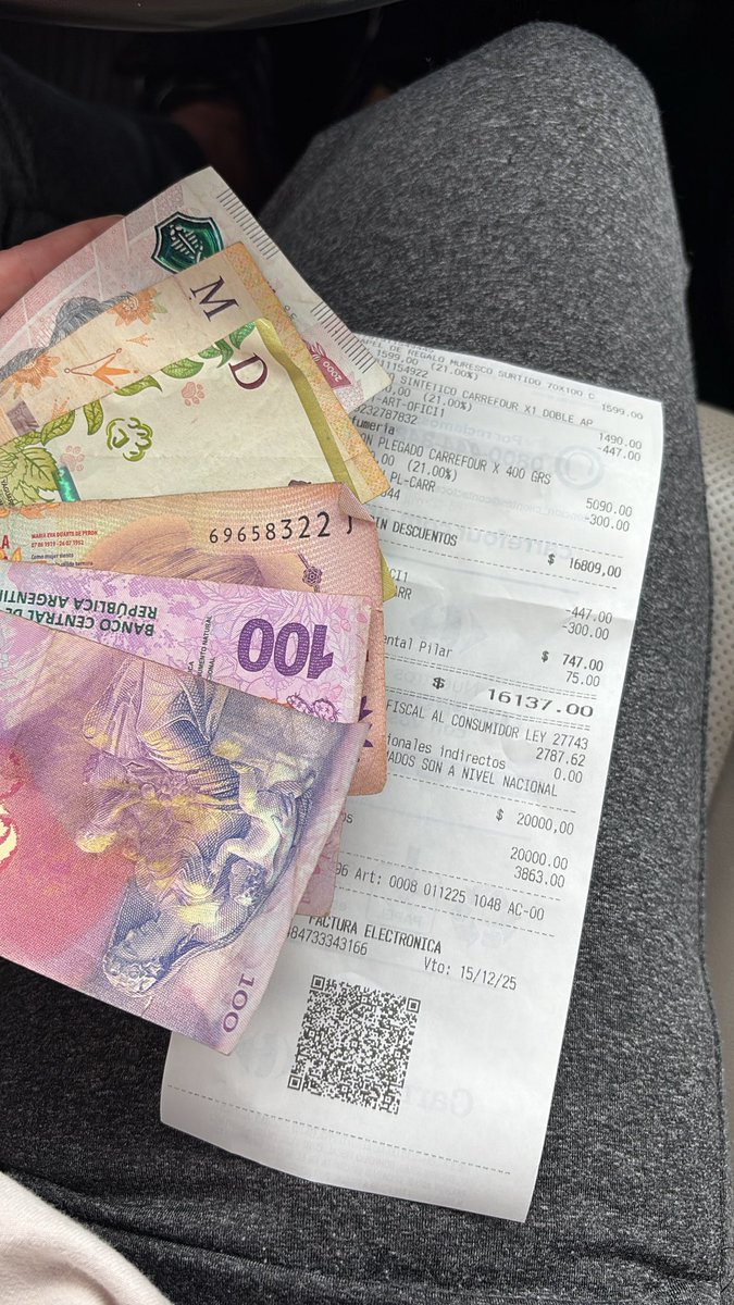 En #carrefour tienen bien entrenadas a las cajeras para que con cara de nada te caguen $63, así como nada. Hoy no tengo ganas de volver a discutir, PERO NO ME LO HACEN MÁS 🤬 <a href="/DNDConsumidor/">Subsecretaría de Defensa del Consumidor</a>