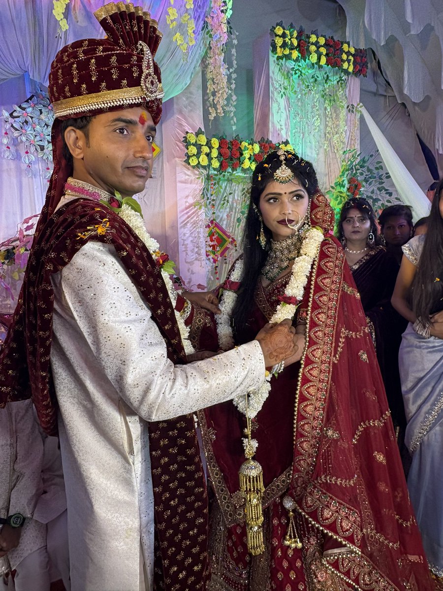 Kanchanyadav000's tweet image. भैया और भाभी को ढेर सारी शुभकामनाएँ।