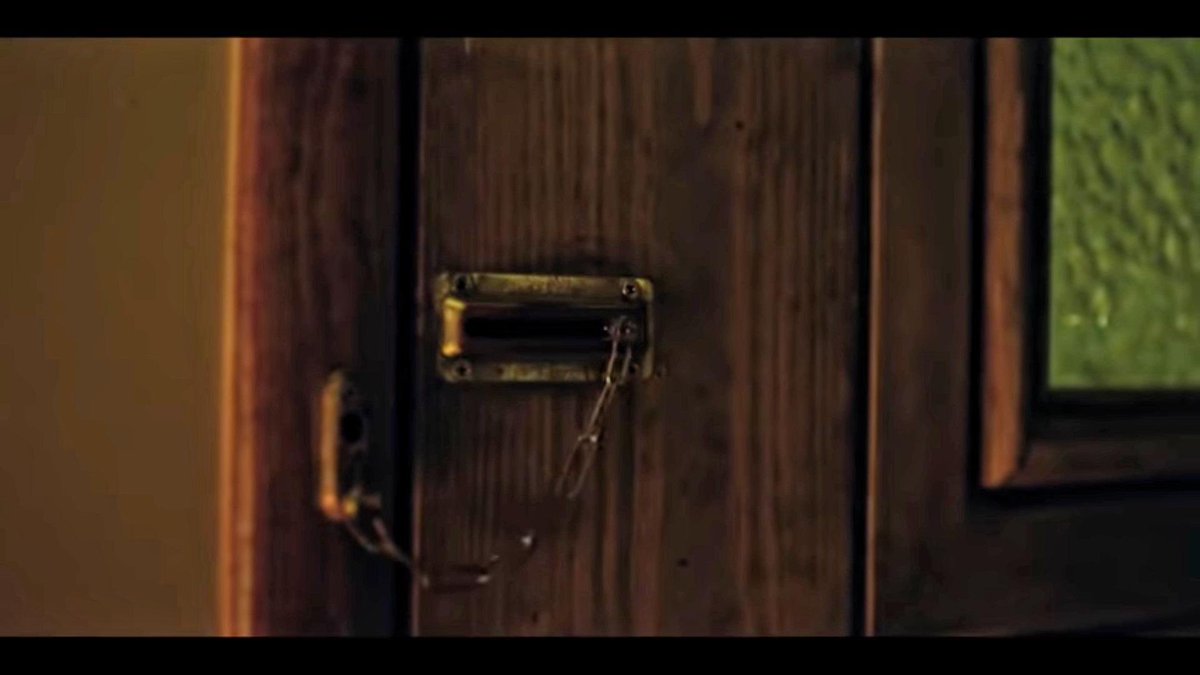 strangerth1ngs5's tweet photo. 🚨| Confirmado: Os irmãos Duffer revelaram que foi Vecna ​​quem destrancou a porta dos Byers na #StrangerThings temporada. https://t.co/Zl5ymvXIXW