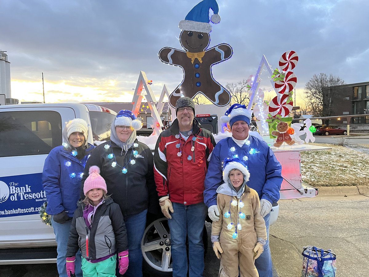 A huge shoutout to everyone who bundled up (or pretended it wasn’t freezing!) and came out to wave at us during the Gingerbread Christmas Festival in Minneapolis! The part of the night, we won FIRST PLACE in the Parade of Lights!

Big cheers to Mitch and Megan for making it