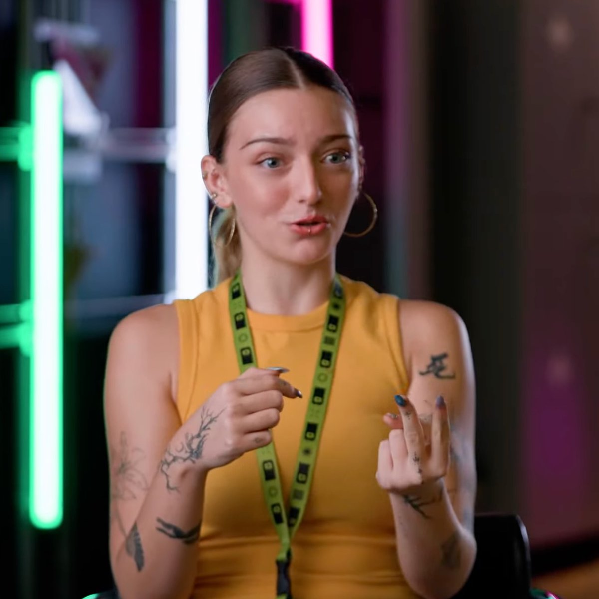 senin o safa yatma ayağını yemeyiz yok anne bak ben ne yaptımmış freestyle battle'da iki bakışı kaldıramamış vah vah inandık