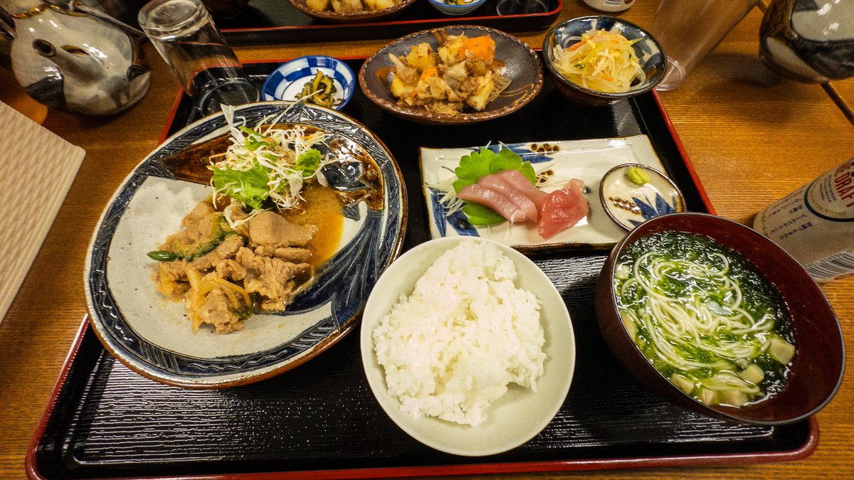 toshiPiP's tweet image. 数日間とても品数豊富で美味しいご飯をいただきました
パパイヤを野菜として食べるのは驚きましたが美味しかったです
朝ごはんって普段食べませんが食べる生活を知ってしまうと戻れなくなりそうです