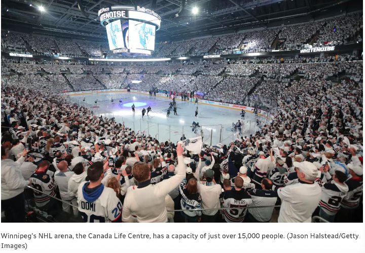 ActMonde's tweet image. Manifestation syndicale à Montréal : entre 8 000 et 12 000 personnes maximum. 
#polqc #qcpoli #CSN #FTQ #échec