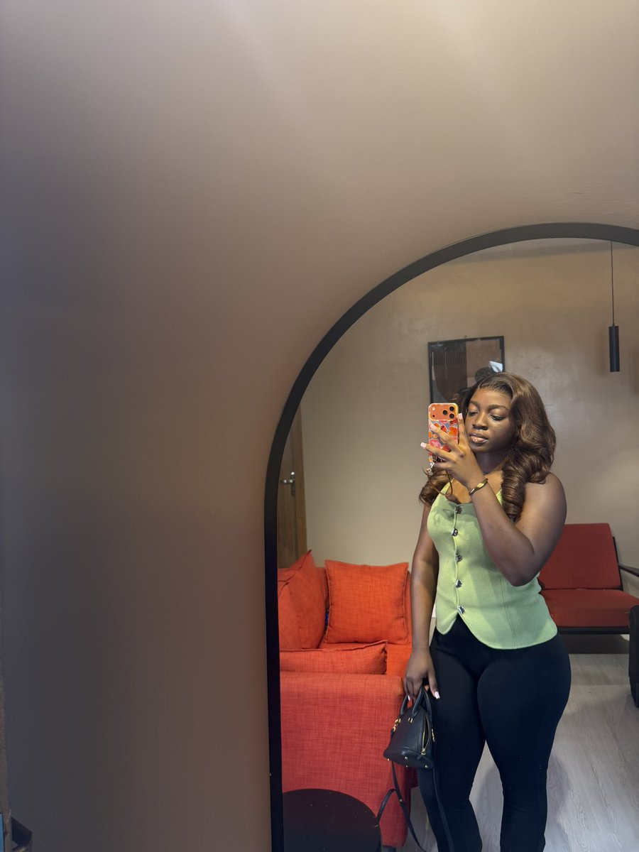 wxnse_'s tweet image. We have less than less than 20 trading days till 2026 

December is a different market.Less noise, Cleaner direction,Stronger momentum.
This is the easiest month to catch smooth, intentional moves if you know what to look for.

As an index trader who leverages on momentum these…