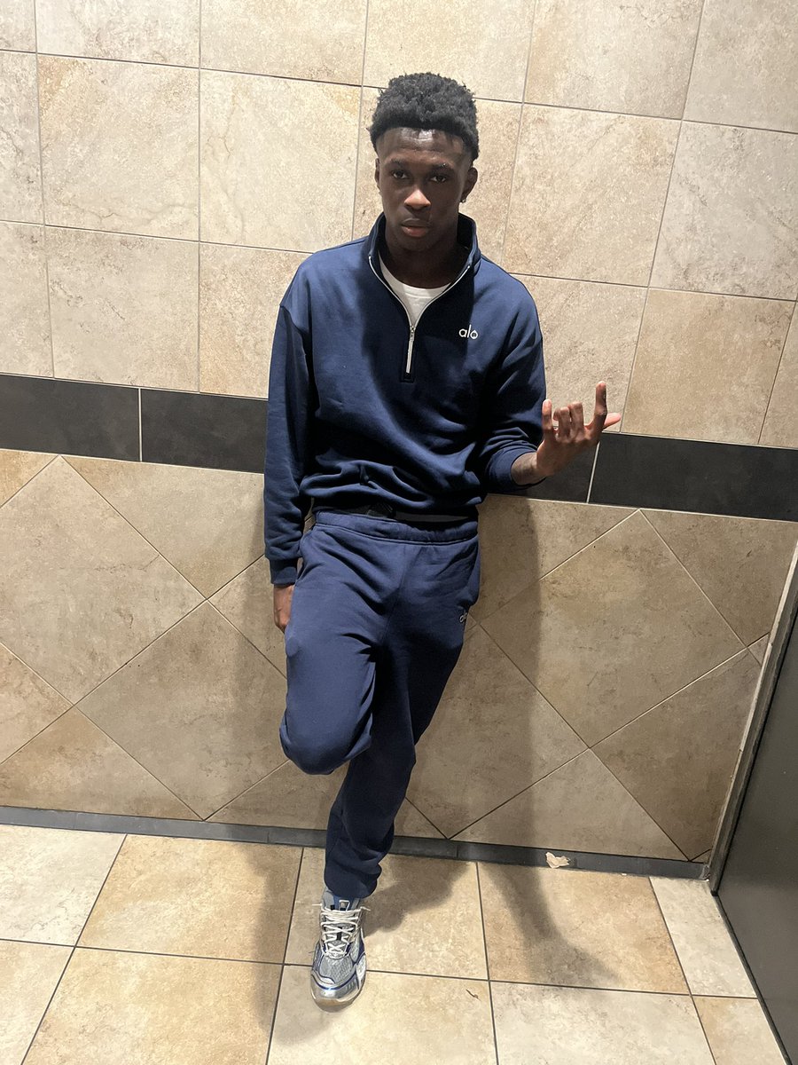 Keemgen5's tweet photo. She want a “dope boy” w Alo #feed #Alo #fyp #viral https://t.co/DwUrXCYMe7