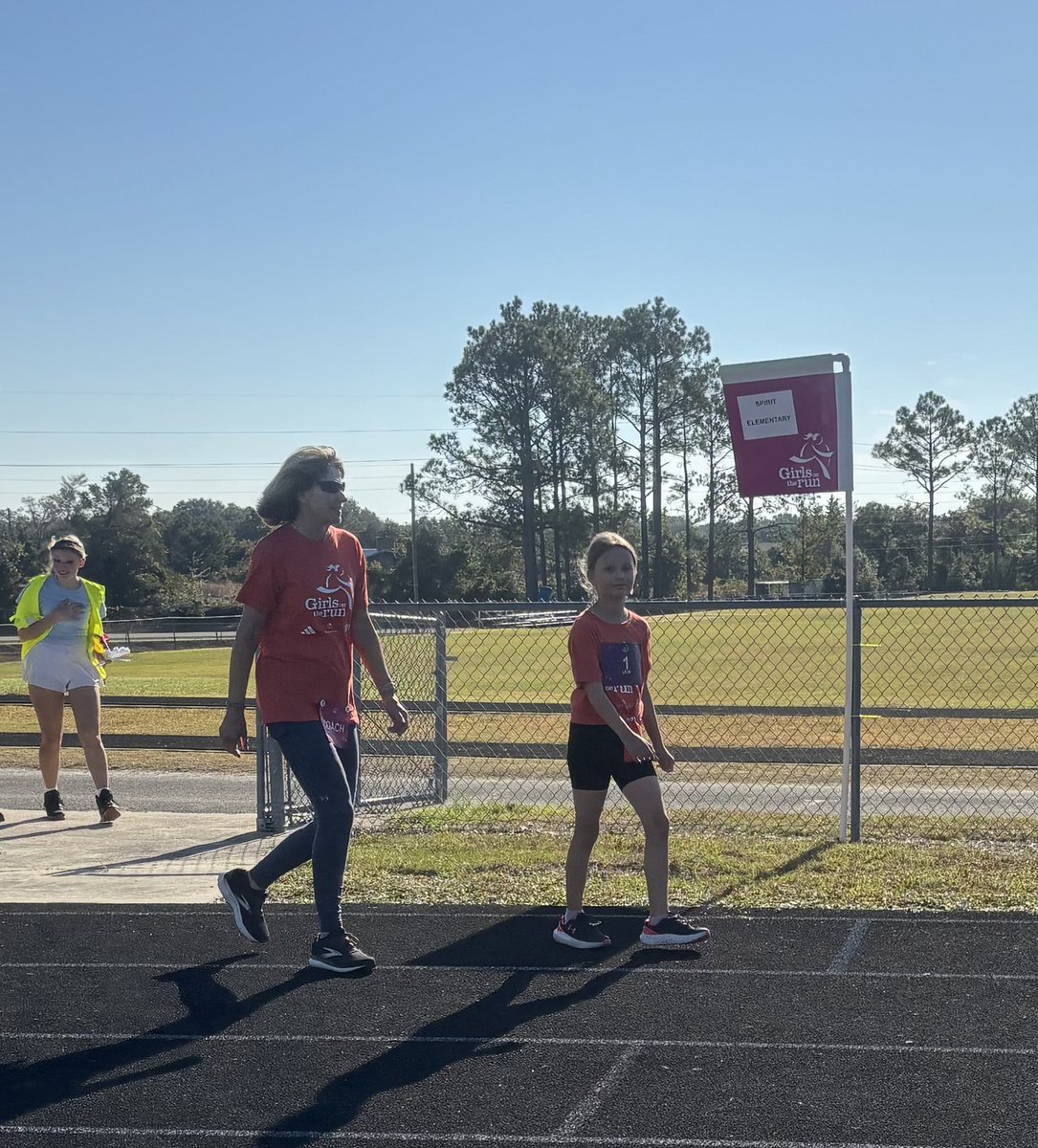 Our Girls on the Run team proudly participated in the 5K Challenge at Deltona High School this weekend!
We are so proud of their hard work, teamwork, and dedication. Way to go, girls! ✨👏