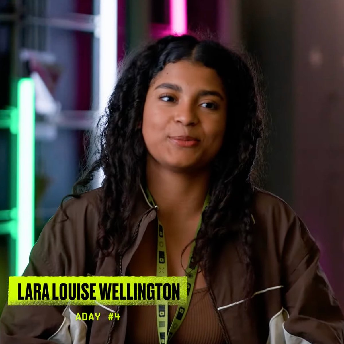 röportajda sanki freestylea çok uzakmış gibi konuştu da büyük ihtimal ilk bölümlerde çok öne çıktığı için ondan mütevazı olmak istedi. çünkü yiyip bitirdi muhteşem dans etti.