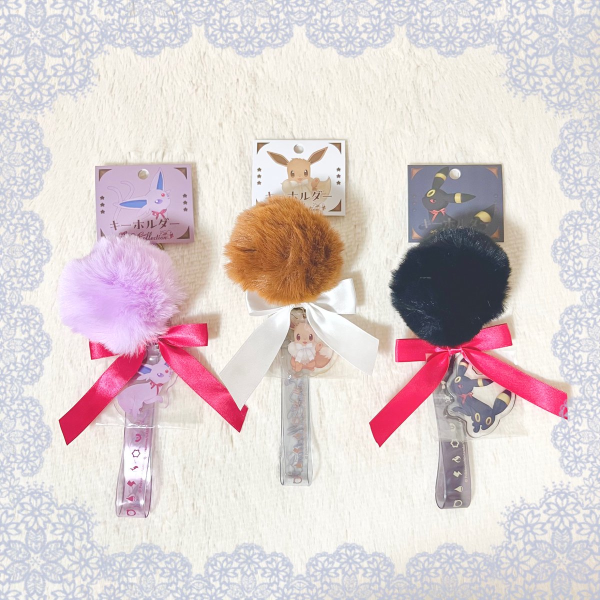 Game_over_025's tweet photo. ポケセンオンラインで注文してたブイズのグッズもようやく開封しました📦⸝⸝꙳
ブイズの中で最推しなサンダースと弟くんの分のブラッキーをお迎えしたよ💛🖤
キーホルダーはあまりにもドストライクすぎて全種類お迎えしちゃった( ߹𖥦߹ )〰︎︎♡
#ポケモンセンター #ポケセン購入品
#EeveeCollection https://t.co/Z2fOrjQJfs