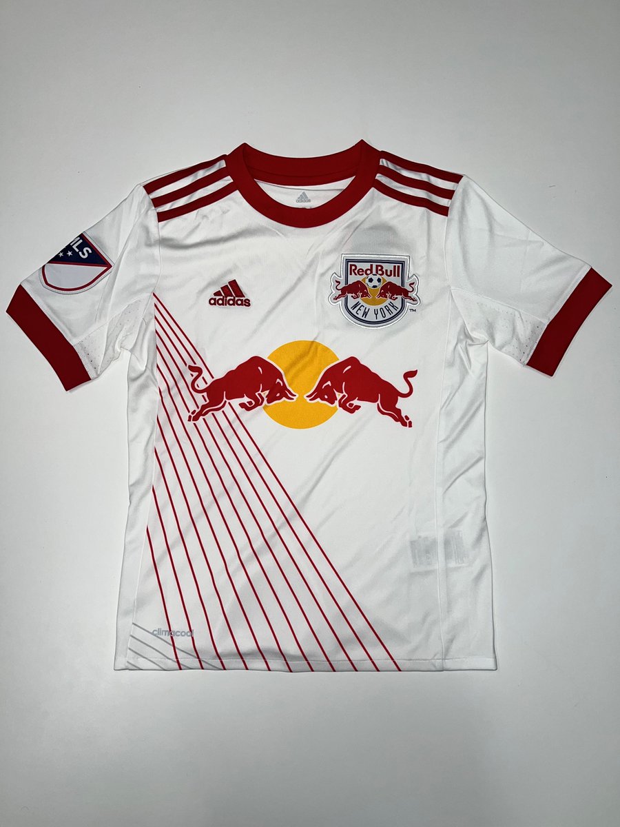 RBNYHelp's tweet image. 🎁12 Days of M+🎁

Day 1:      
- Heineken Bucket
- Roy Miller Nameplate
- 2018 Home Jersey (YS)
- Team Autographed Stone Kit (Sweepstakes)
- Forsberg Autographed Stone Kit (Auction)

Link: newyorkredbullsmembers.com/login