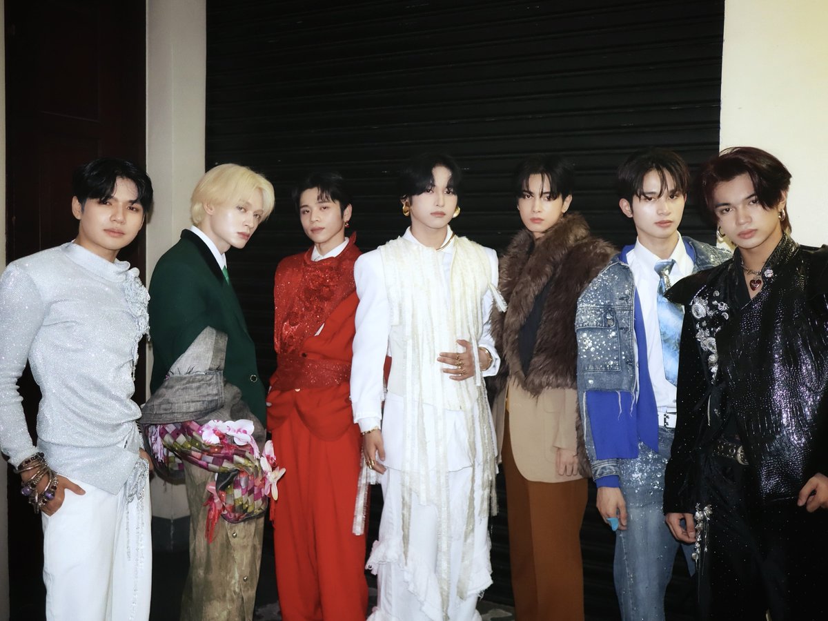 HORI7ONofficial's tweet image. HORI7ON at the 10th PPOP Music Awards

#HORI7ON #호라이즌 #10thPPOPMusicAwards