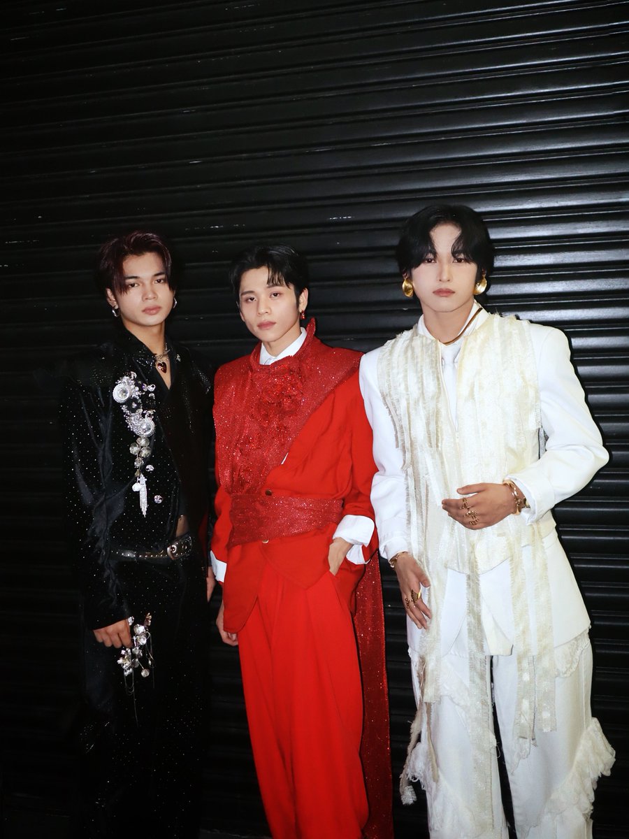 HORI7ONofficial's tweet image. HORI7ON at the 10th PPOP Music Awards

#HORI7ON #호라이즌 #10thPPOPMusicAwards