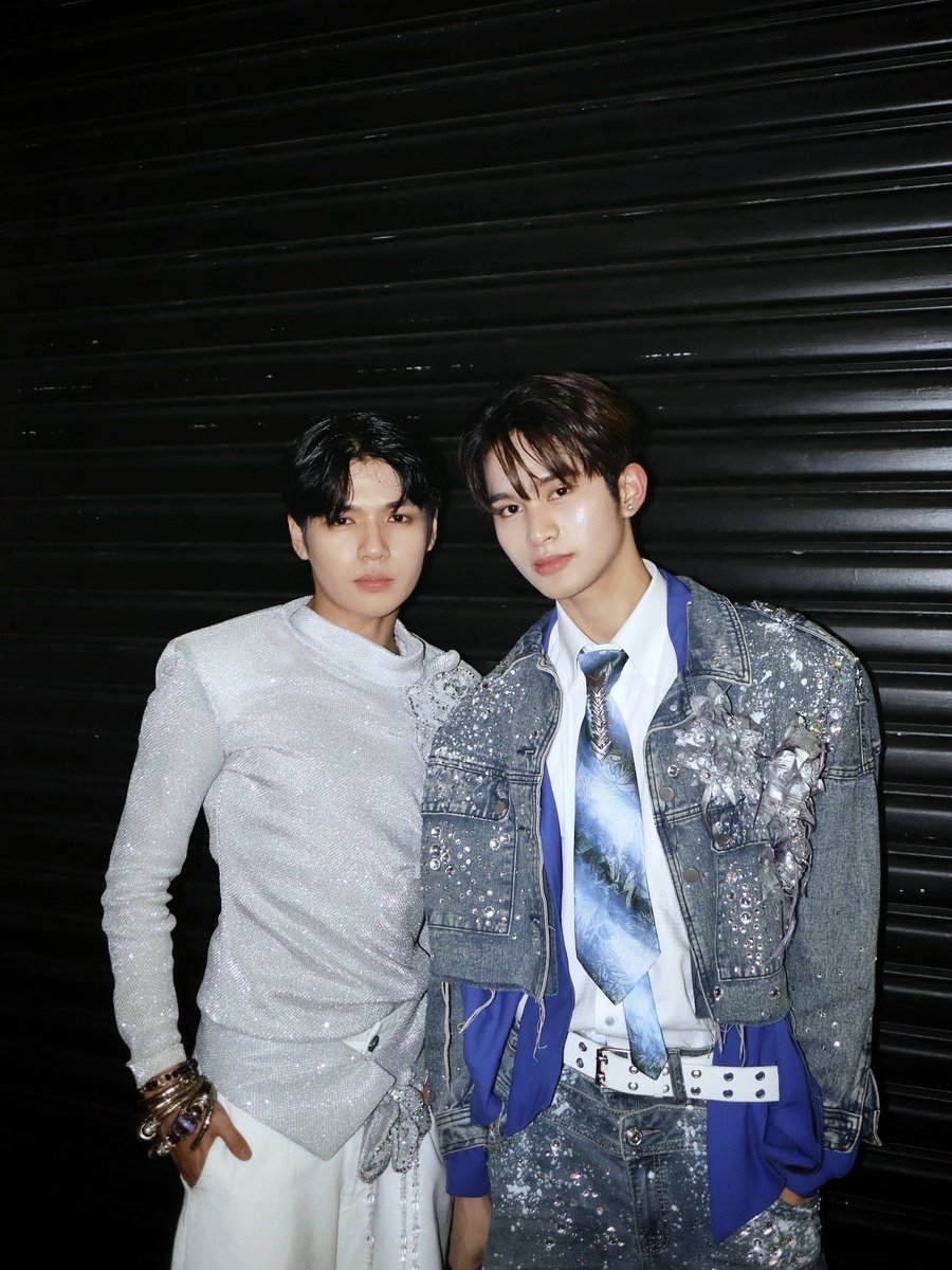 HORI7ONofficial's tweet image. HORI7ON at the 10th PPOP Music Awards

#HORI7ON #호라이즌 #10thPPOPMusicAwards