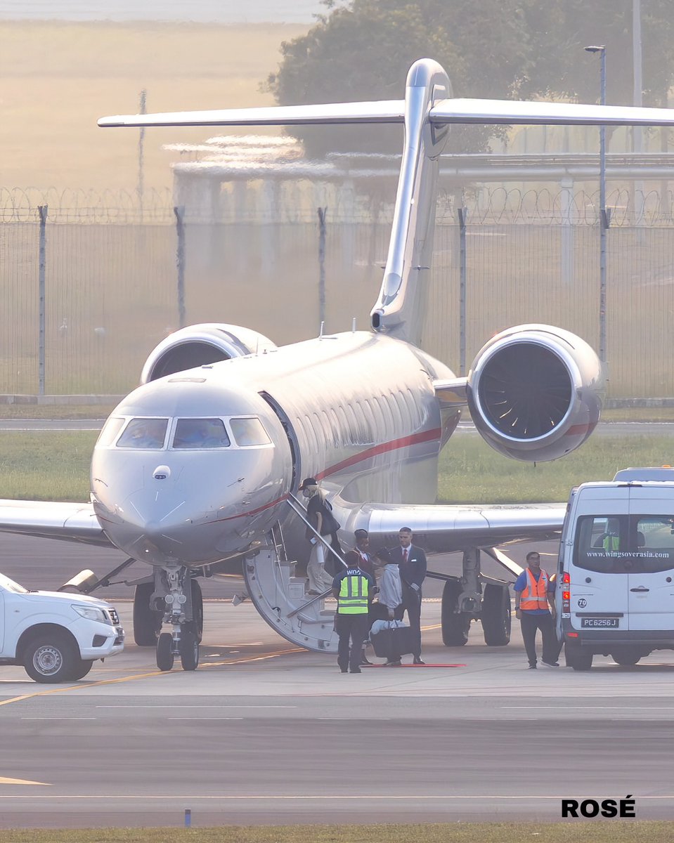 eleven_digits's tweet image. Jisoo, Jennie, and Rosé went back to Seoul via a private VistaJet Global 7500 after wrapping up BLACKPINK’s Singapore concerts  ✨