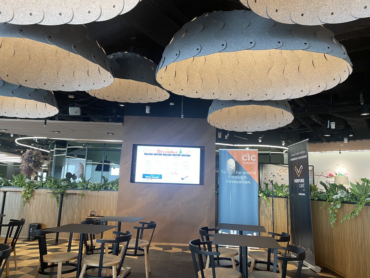 megumik22's tweet image. 【CIC Fukuoka訪問】
Femtech Community Japanの設立当初、大変お世話になった方が、福岡に異動されたとのことで、CIC Fukuokaに訪問しました。
福岡の中心地・天神駅直結でアクセス抜群。オープンなスペースで九州のスタートアップ事情やカルチャーなどを聞くことができました
#CIC
