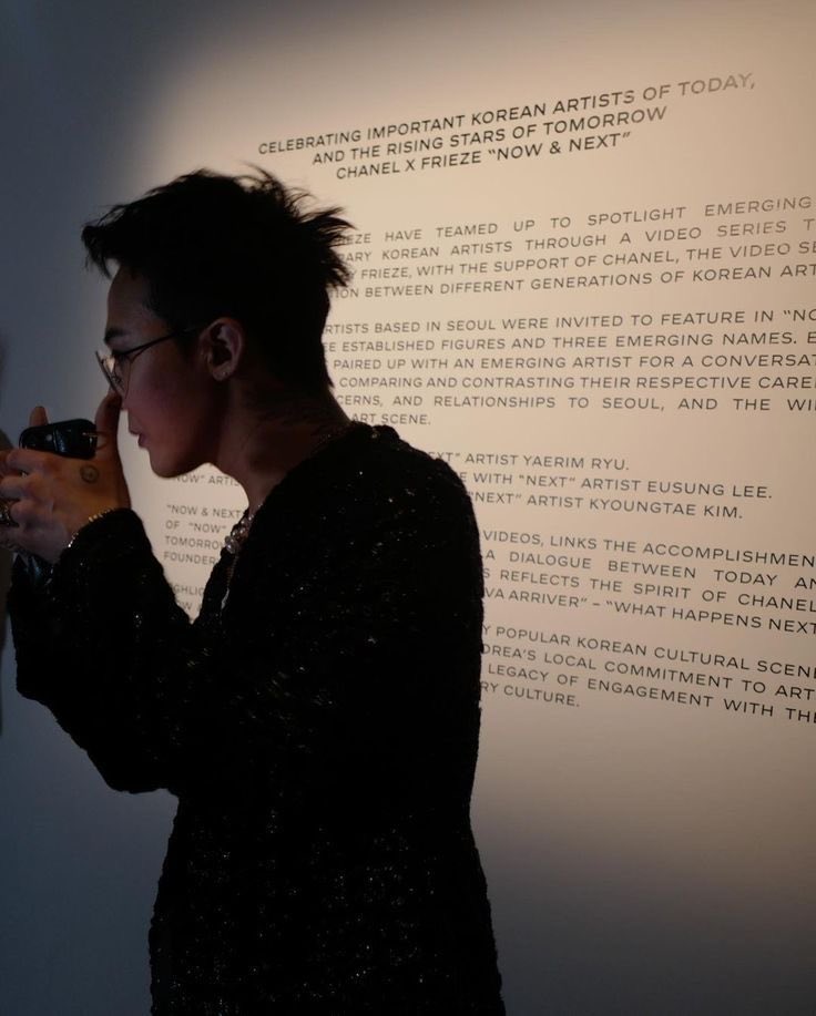 since his hair is black again i want this look back pls and thank you