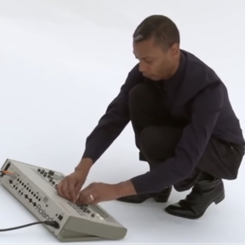 303 O'Clock tweet media