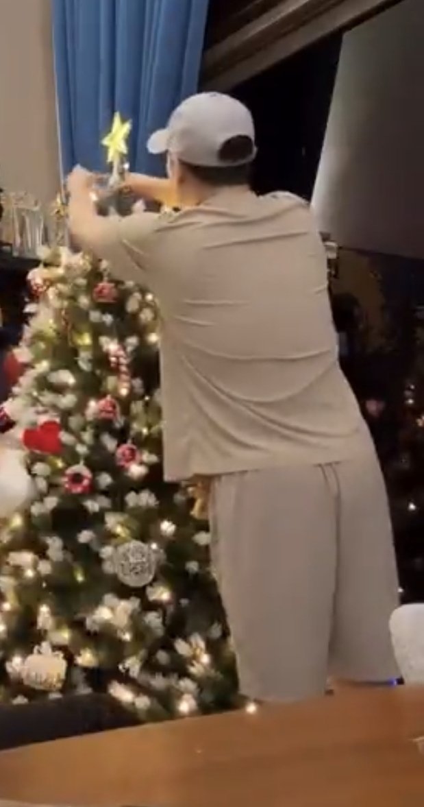 กีสสส กระโดดเกาะหลัง คิดถุงงงงงง ต้าวแจ้มกลม มาจุ๊บเหม่งที 🥰🫠😘
#เป๊กผลิตโชค