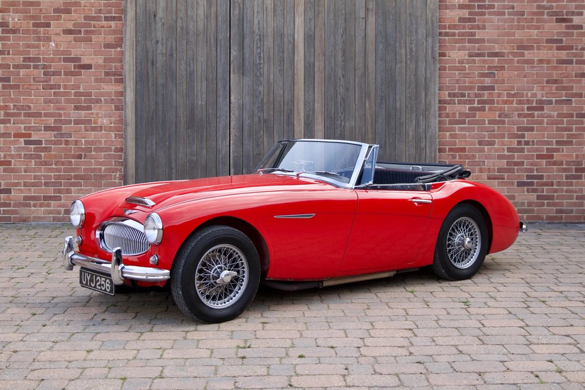HCHGUK's tweet image. A drive in a classic is never a wasted journey
Glide by in this iconic #austinhealey 3000 from Auto Rendezvous – makes a super wedding car, a grand day out or fantastic #Christmas gift!
autorendezvous.co.uk