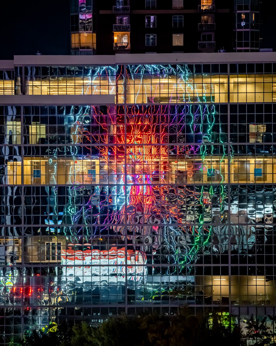 Sleigh bells &amp; stage lights 🎅🎸 is the perfect holiday combo! Come get festive with us this season at #TabernacleATL. Grab those tix here: livemu.sc/3Bp0mvn 💒🎄