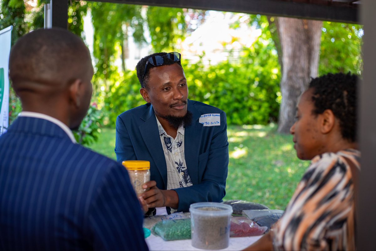 thenexthub_'s tweet image. From vision to reality! Our innovators were on full display, showcasing the next wave of game-changing products. It is inspiring to see these incredible minds pushing boundaries and redefining industries.

#InnovatorsConnect2025 #InnovativeMinds #FutureTech