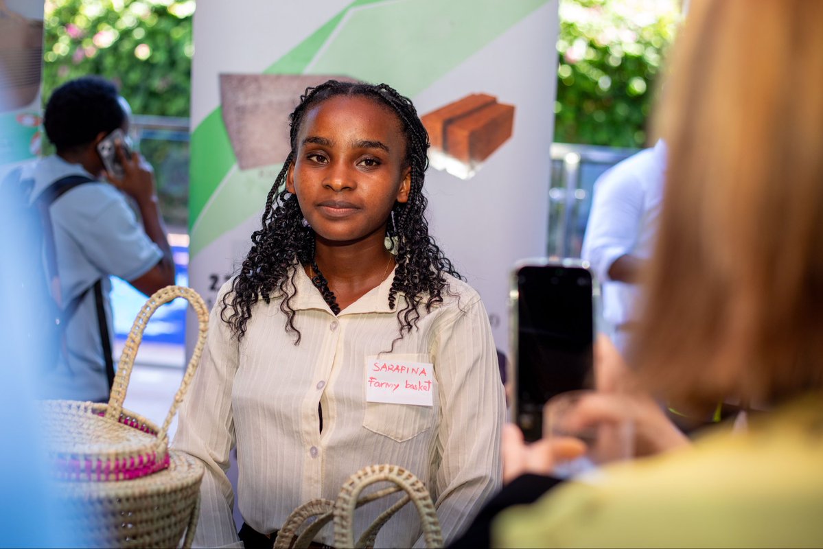 thenexthub_'s tweet image. From vision to reality! Our innovators were on full display, showcasing the next wave of game-changing products. It is inspiring to see these incredible minds pushing boundaries and redefining industries.

#InnovatorsConnect2025 #InnovativeMinds #FutureTech