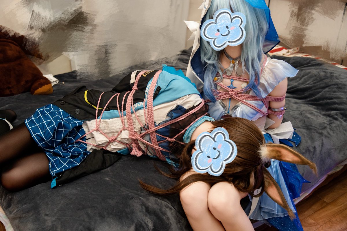 Chocolat_Kotori's tweet photo. 捡到一个小驴子和大蝴蝶精…
绑回家狠狠干啥呢…
🐰：@July0v0 
📷：@xbbbabalababa https://t.co/UC08SVKHUE