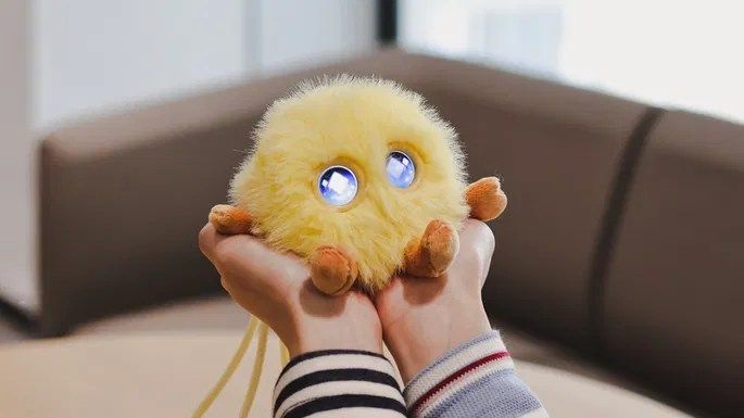 ubergizmo's tweet photo. Meet Huawei’s Smart Hanhan, The Emotional AI Plush https://t.co/4wxpUiY0c5 https://t.co/3gk6XMuMjE
