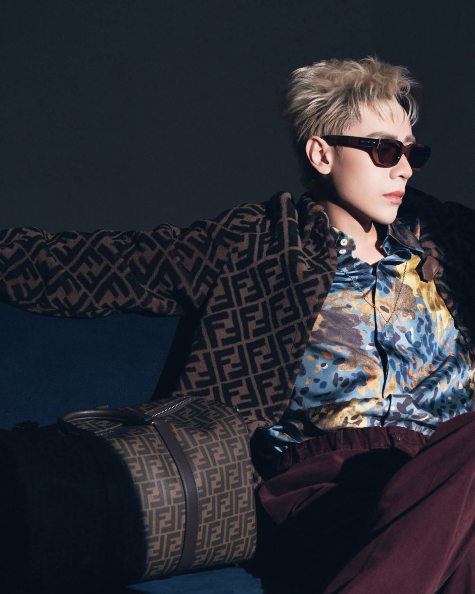 phan175617's tweet photo. Cú bắt tay cho BST thu đông giữa Tongtai và FenDi 
#QuangHungMasterD #Fendi #FendiPreSS26 https://t.co/BguQ82ApKP