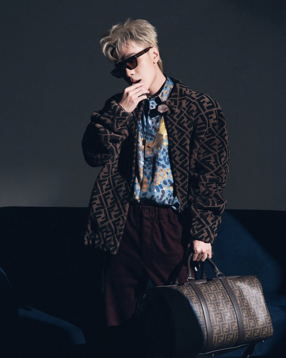 phan175617's tweet photo. Cú bắt tay cho BST thu đông giữa Tongtai và FenDi 
#QuangHungMasterD #Fendi #FendiPreSS26 https://t.co/BguQ82ApKP