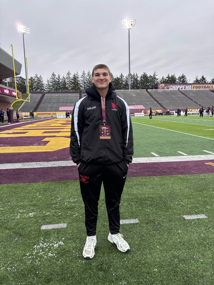 connorims22's tweet photo. Had a great time Saturday at @CMU_Football. Thank you to the coaches for having me out to campus again. I look forward to coming back out soon. @CoachSeanCronin @CoachDukes_ @abiiicox @DrinkallCoach @CoachSakk @CoachDeBastiani @DCHS_Football14 @claney101 @ScottDickey7 https://t.co/fo4UWlAcjC