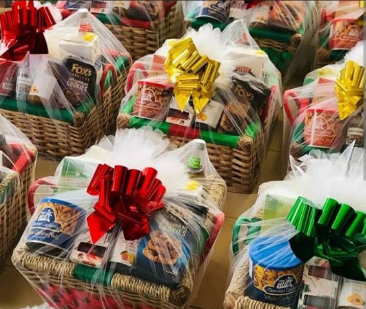 Happy New Month Family 💞 
It's our season of Love and sharing love
Your No 1 Akure Hampers Plug 
<a href="/royaltyhampers/">Royalty Hampers N Gifts #akurehampersplug</a>
is Here from for your orders
Let's make season remarkable for our peeps at Home here in Akure 
We are just a DM away