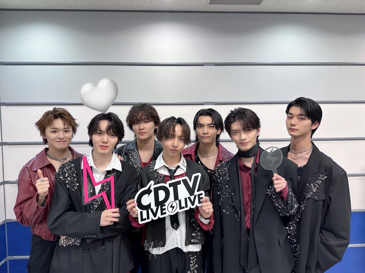 推し３組の共演の嬉しさからお祝いとして、本日は早番終わりでグラタン作りました！公式さんからの集合写真、玉森くんと光咲くんが⚡️担当で手に持ってたー！キュンでしかない！またいつか共演ありますように🙏
#キスマイ_フルエンジョイ 
#銀河も渡るトラジャ 
#ゲンジブ混ぜるな危険