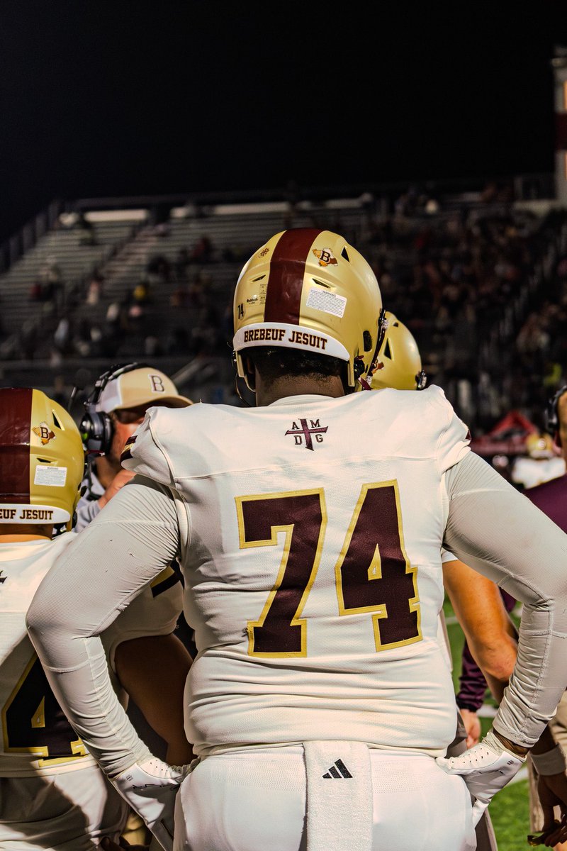 🚨Updated Junior Year Full Season Highlights-hudl.com/v/2THqWG
Brebeuf Jesuit 2027 LT/OL
6’6 340
All-Conference
Program Leadership Award 
3 year Varsity Starter/Team Captain
<a href="/CoachMillz_/">Millz2BeMade Training</a> <a href="/coach_craig21/">Jawon Craig</a> <a href="/LoganTillman/">Logan Tuley-Tillman</a> <a href="/BJPSFootball/">Brebeuf Football</a> <a href="/BillSaum/">Bill Saum</a>