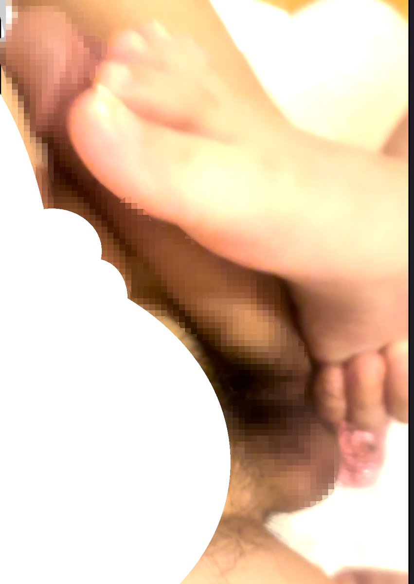 pgrothcom's tweet image. ひさしぶりに女性と遊べたので足でやってもらったときに比較しました。
もっともっと太く大きくなりたいです…。

自分が大きくなるまでに頑張ったことをまとめています。
巨根育成.com