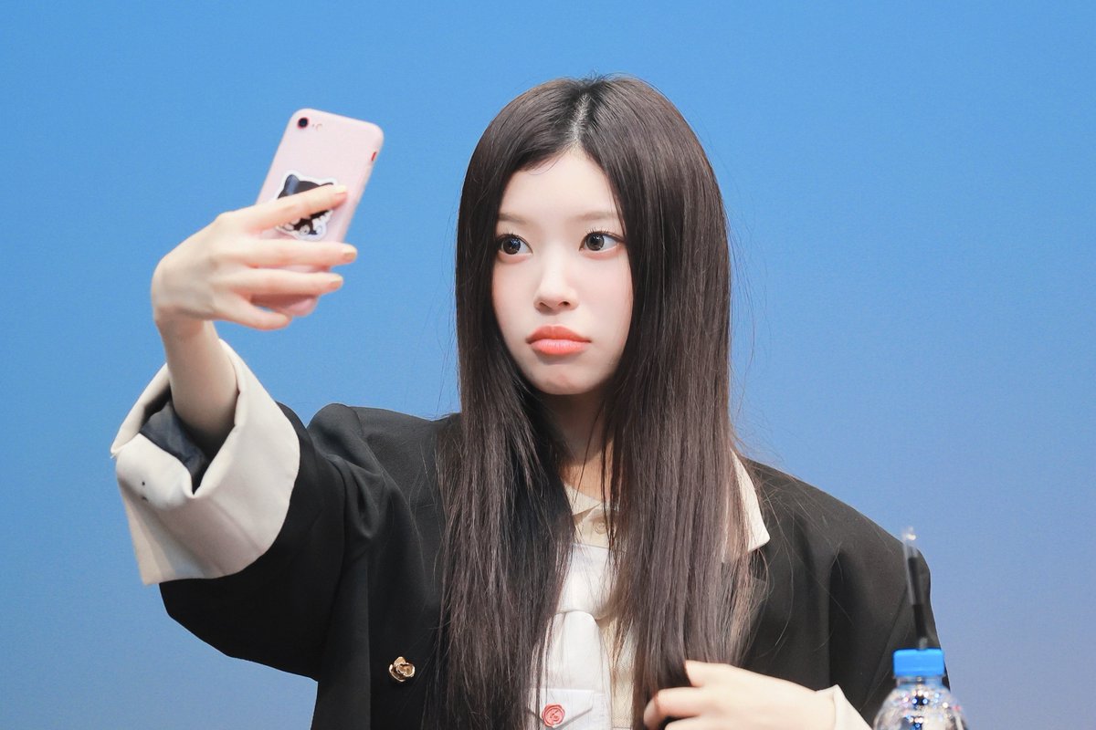 itpointofmk's tweet photo. 251129 #아일릿 #ILLIT #모카 #MOKA https://t.co/Ao9I9bd5Xu
