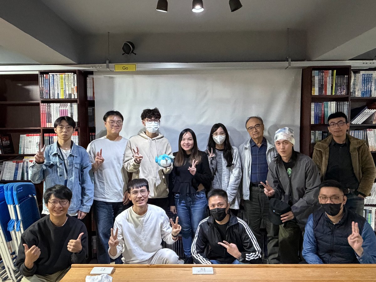 yiichenhi's tweet image. @FlutterTaipei Meetup #30 Recap!
What a fantastic night in November! We had 15 attendees—a great mix of veterans and new faces—and the energy was amazing! ✨ We enjoyed FOUR incredible talks that made it a very insightful evening.

Yii: November&apos;s Flutter News &amp;amp; Updates
Yii:…
