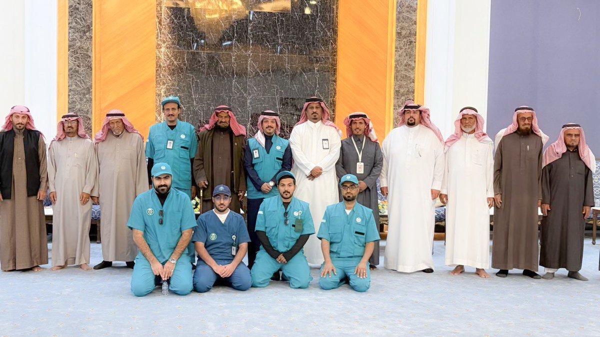 التقى سعادة رئيس مركز حاذة أ. سالم غازي بن بنش، فريق مركز #وقاء بمنطقة المدينة المنورة برئاسة الدكتور عماد القرافي، حيث جرى خلال اللقاء بحث عدد من الموضوعات ذات العلاقة وسبل تعزيز التعاون.
كما نفّذ فريق وقاء ورشةً إرشادية للمزارعين بالمركز، تضمنت توعية ميدانية وإرشادات فنية تسهم