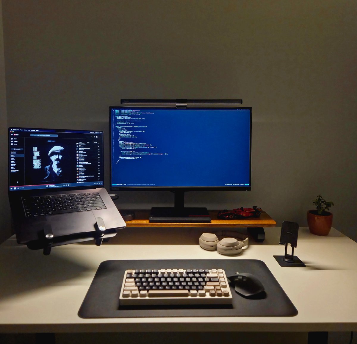 iamsahaj_xyz's tweet image. thanks, typescript