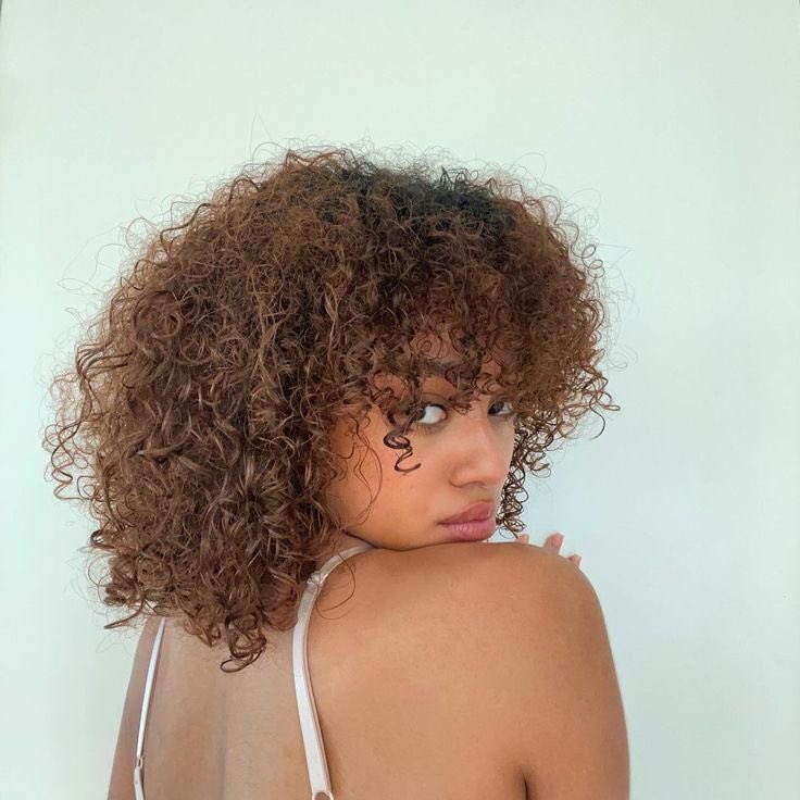 She needs to try this hair colour again omgg this colour looks soo good on her