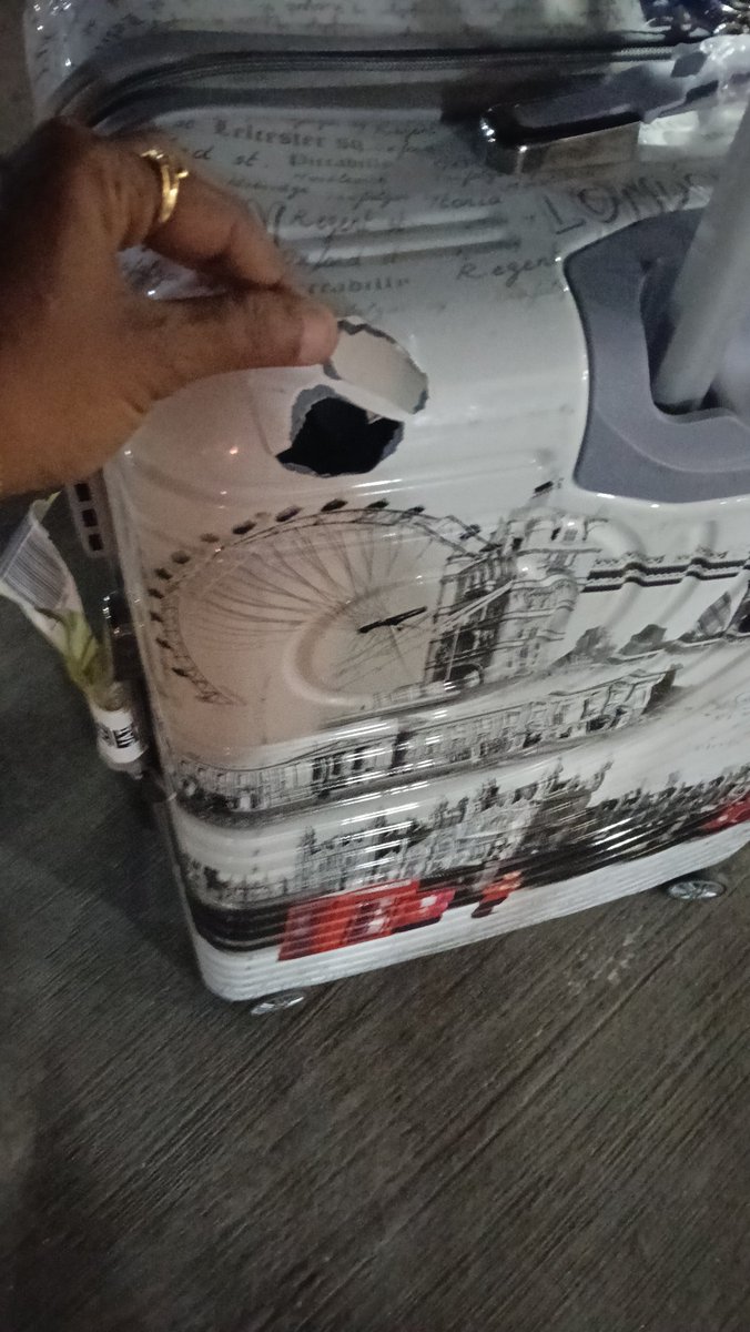 HiramoniDa21893's tweet image. This is what @IndiGo6E did to my baggage 
#Indigo #IndigoTo1Billion #indigoxgreen #indigoairline #onairdamage