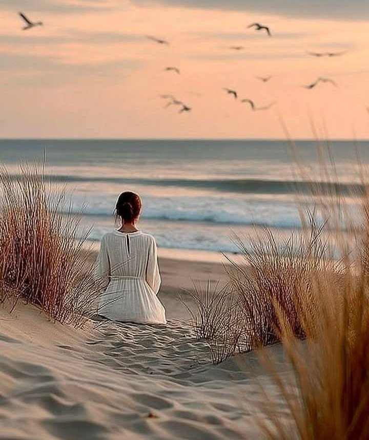 ........
Hayat bizim için çok mu kısa,
Çok mu uzun 
Bilmiyoruz ki..!
İnsanların 
Yüreğine ♥️ dokunulmadıkça..
Yaşadığımızın, 
Hiçbir şeyin anlamı yok..
~Coraline Korasa~🐦‍⬛

#GünAkşamda 🌞☕️💃🌹🍃