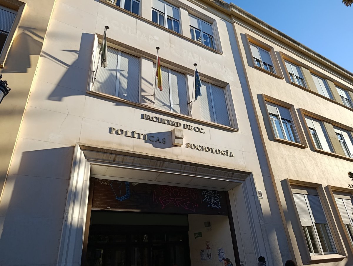 Los extractivismos otra vez en el centro de los debates: cooperación internacional, estrategias de desarrollo y transiciones. Otra vez en la Univ Granada / España. 
Feliz de presentar está conferencia. Martes 2 diciembre. 
Todos invitados.