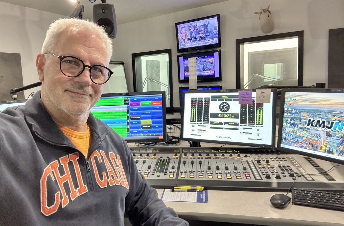 CGProgram's tweet image. Here’s hoping all of you had a great holiday weekend! Join us on the morning show here on KMJ Radio. And since it’s now December, that means a lot of holiday bumpers are coming! 🎄🎶