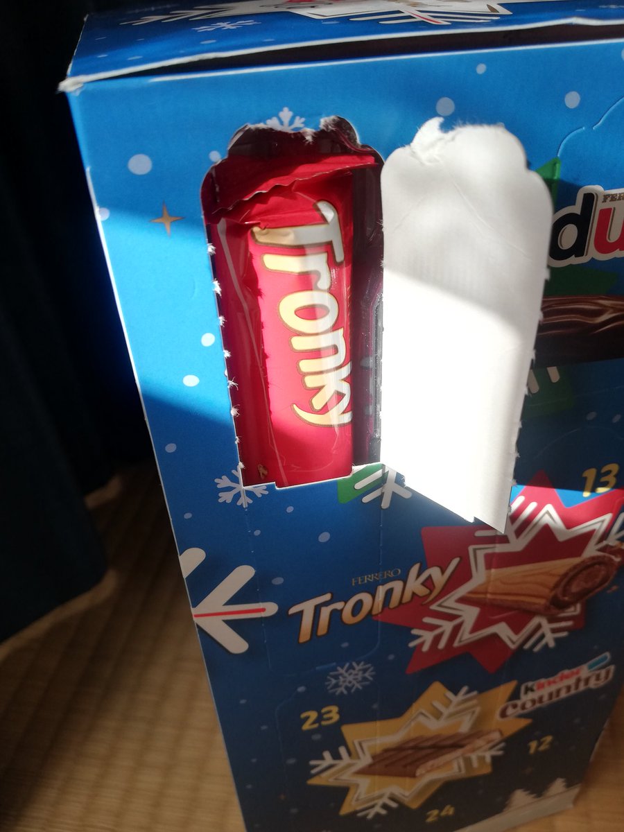 MplOXARPL5qolch's tweet photo. 12月になりました。もうすぐクリスマス！🎄　ワクワク！
毎年、両親がアドベントカレンダーを送ってくれるのですが、
今年のものはちょっと変わった形で、箱みたい。

#クリスマス　#エロい https://t.co/XVeBqex8cI