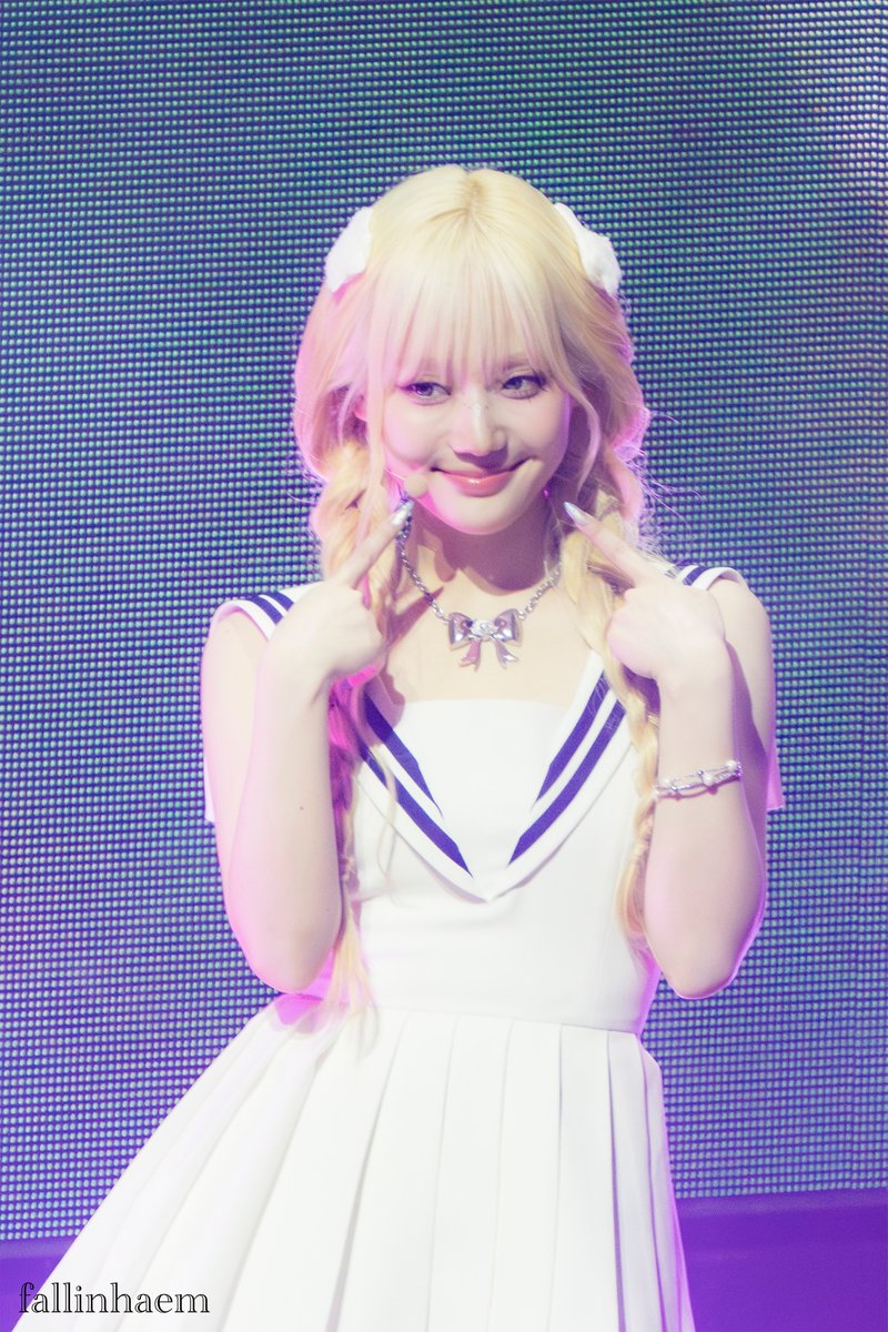 fallinhaem's tweet photo. 250713 HQ

12월도 파이팅!!

#triples #트리플에스 
#윤서연 #서연 #Seoyeon https://t.co/hxsmWRaEu8